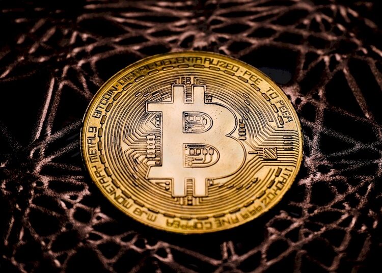 Bitcoin supera los $ 49K mientras Facebook, Instagram y WhatsApp caen